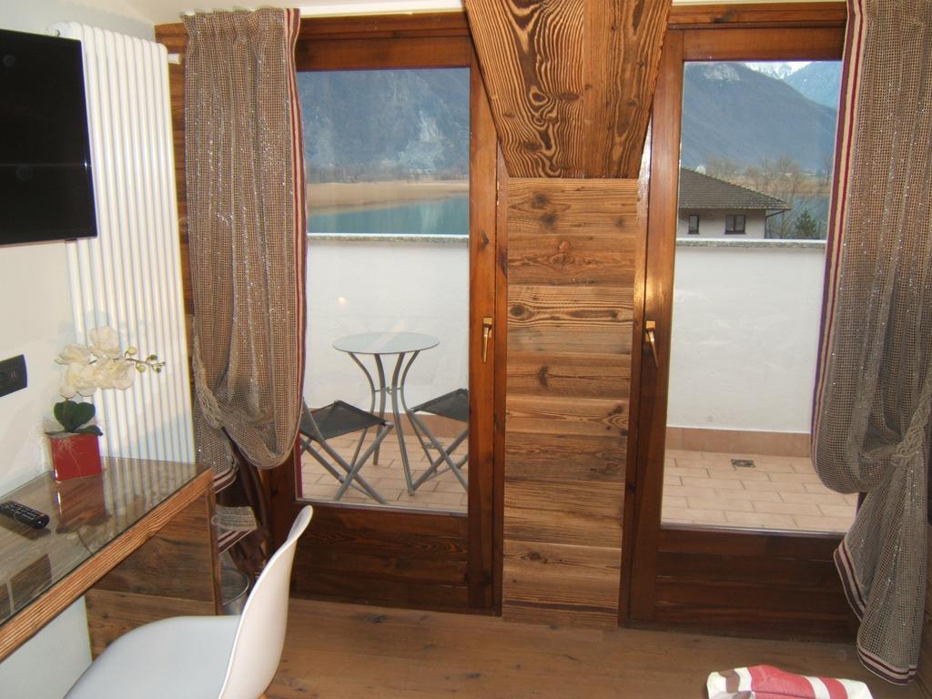 Hotel Berlinghera Sorico Rum bild