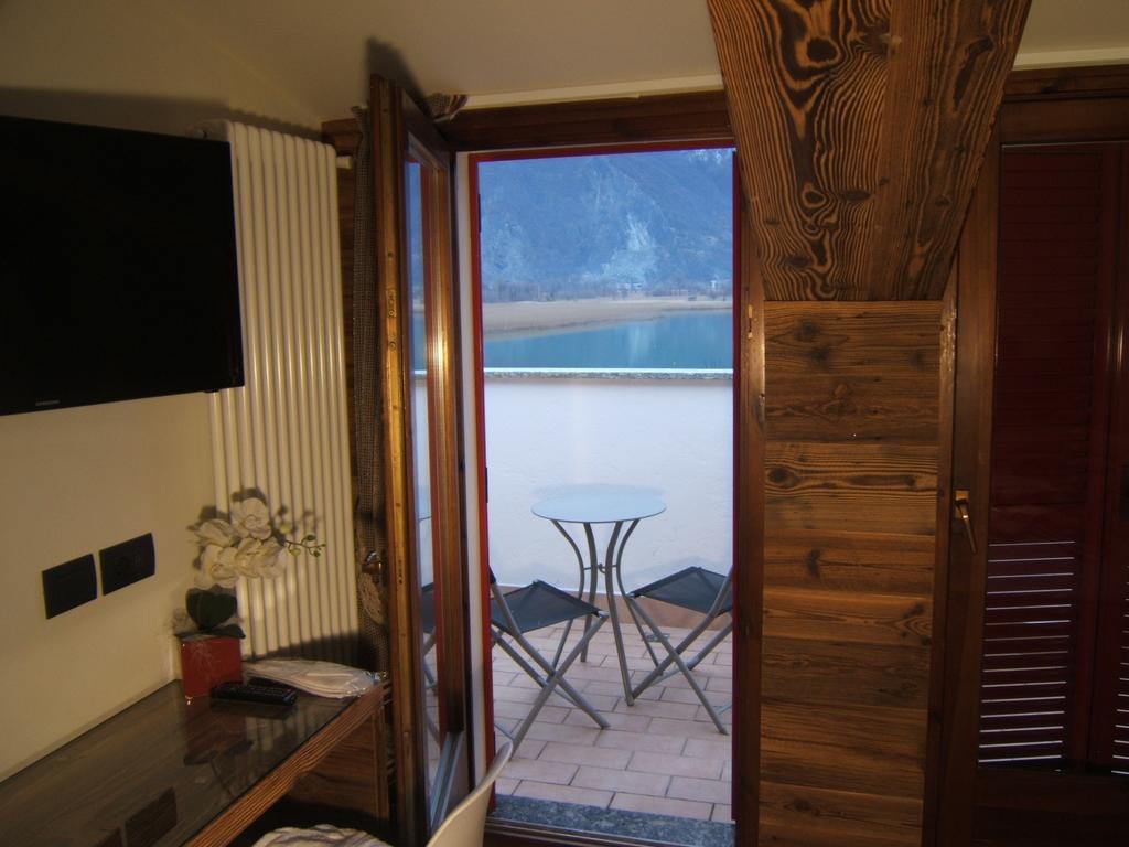 Hotel Berlinghera Sorico Rum bild