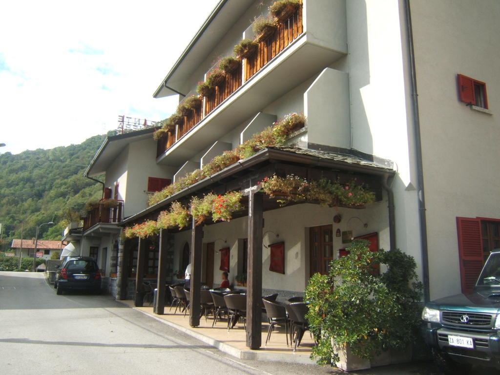 Hotel Berlinghera Sorico Exteriör bild