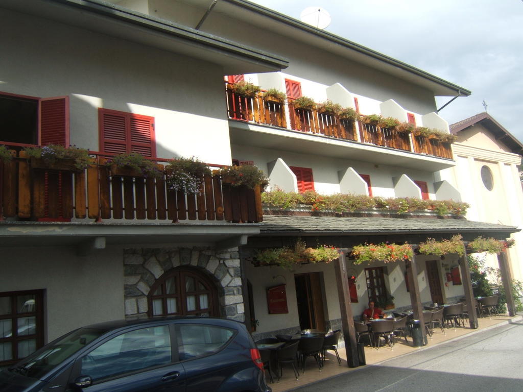 Hotel Berlinghera Sorico Rum bild