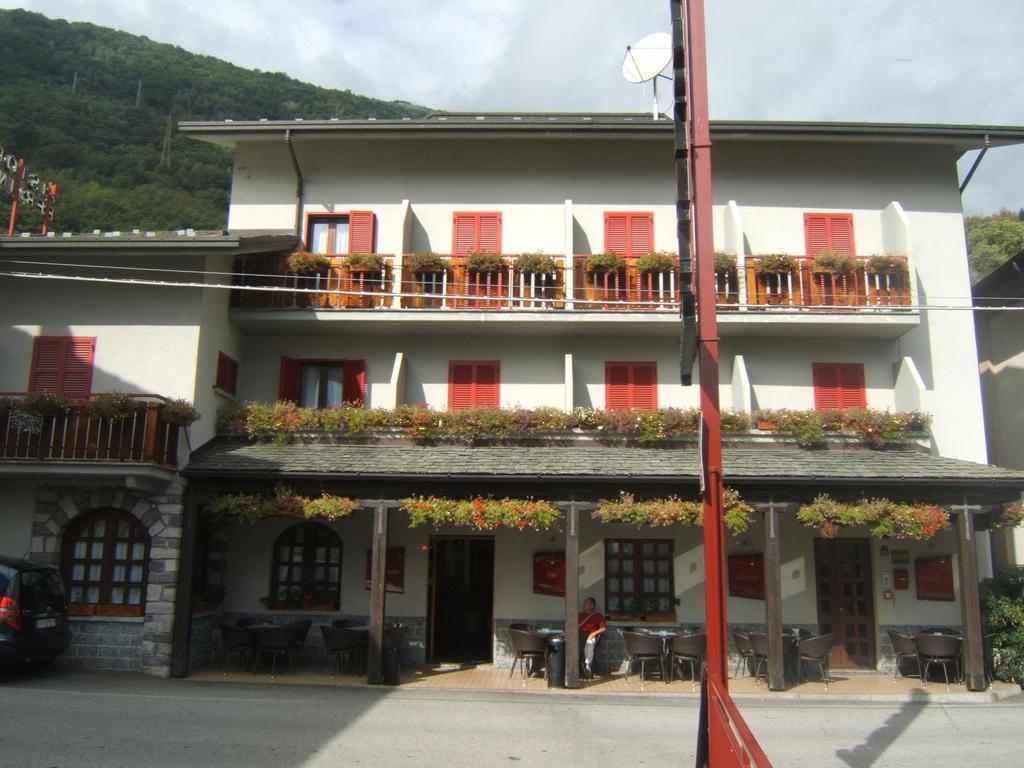 Hotel Berlinghera Sorico Exteriör bild